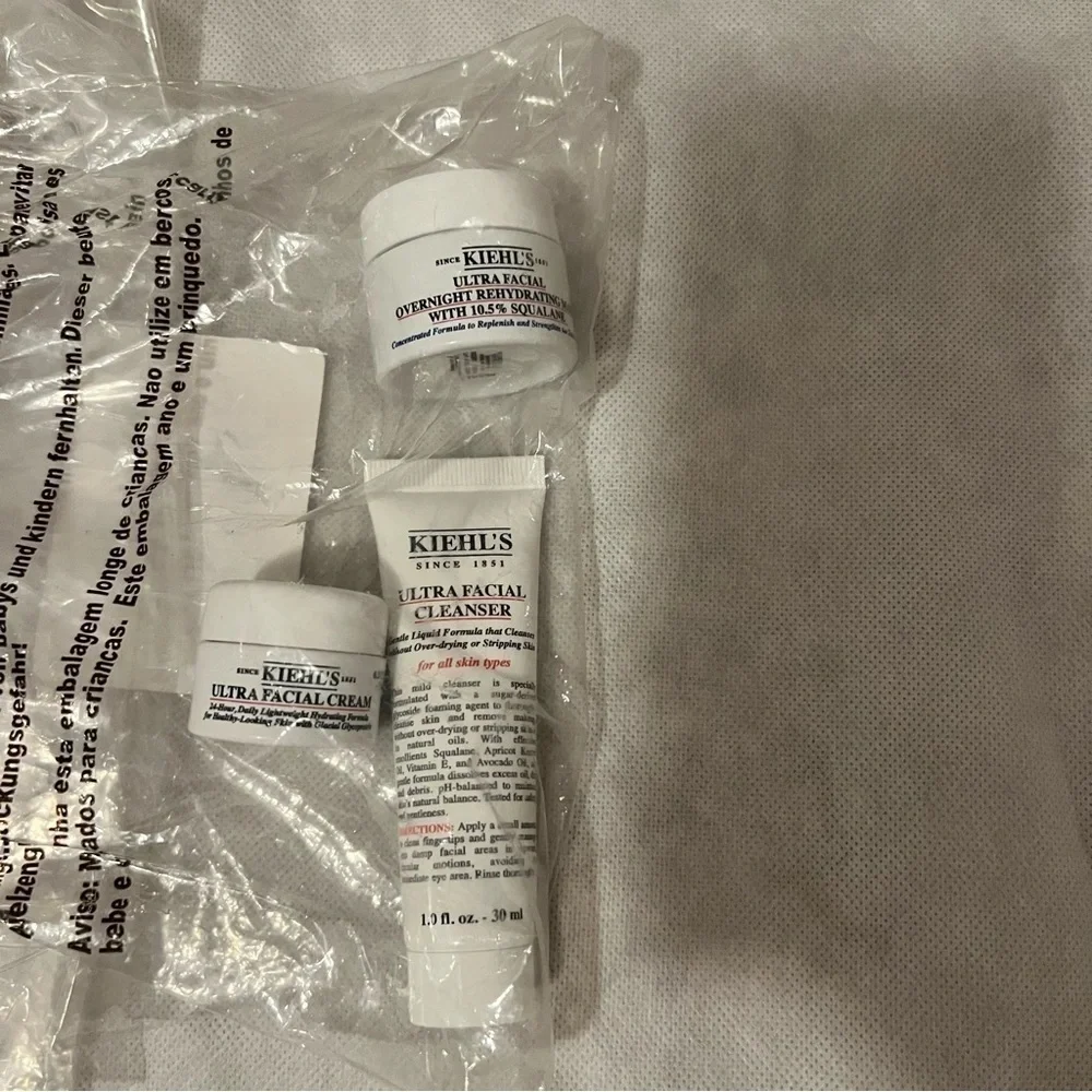 NEW Kiehl's Travel Trio Ultra Facial Cleanser, Cream and Rehydrating Mask set